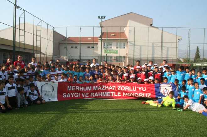 BORNOVA MAZHAR ZORLU MESLEKİ VE TEKNİK ANADOLU LİSESİ FABRİKA ZİYARETİ
